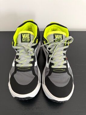 Vans MTE Woman’s Size 9.5 - Black & Neon Yellow Performance Sneakers NEW!
